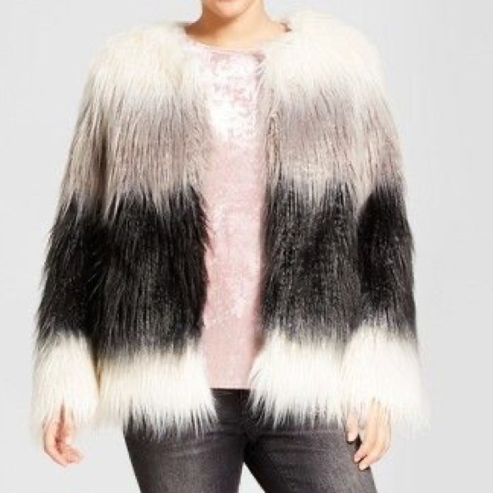 NWOT Xhilaration Shaggy Faux Fur Gray Frosty White Dip Dye Coat. Size S